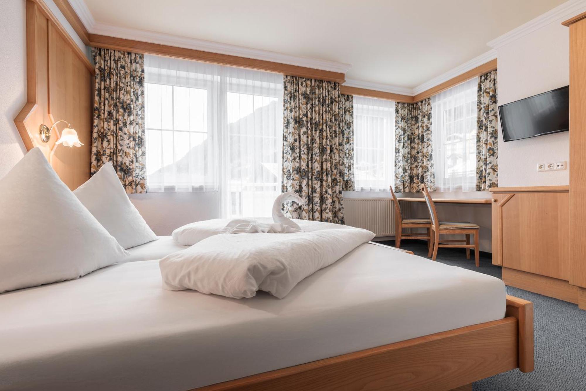 Hotel Garni Schmid Ischgl Exterior foto